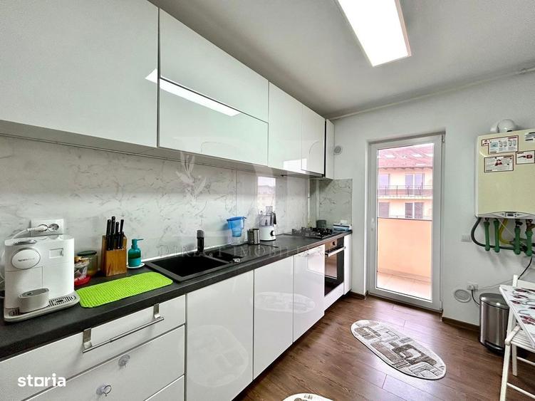Apartament cu 3 camere decomandat în Florești