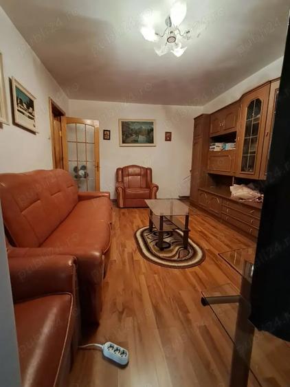 Apartament cu 3 camere decomandat în Metalurgie