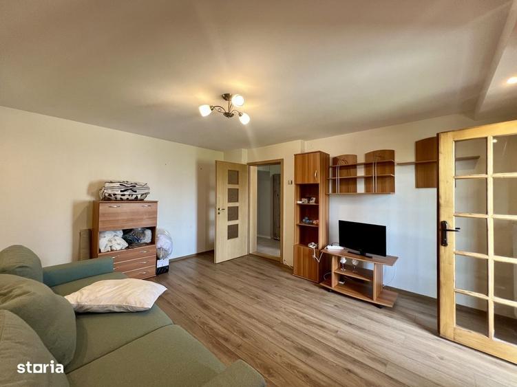 Apartament cu 3 camere decomandat în Bucovina