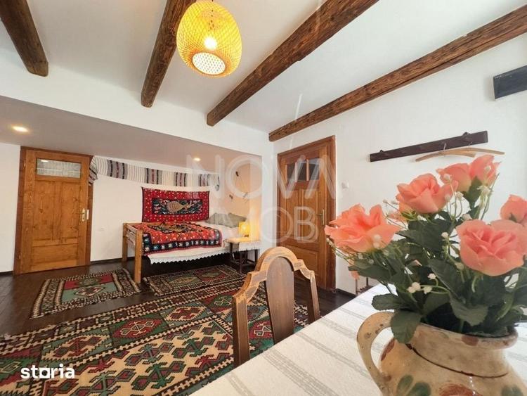 Casă cu 8 camere cu Teren 244 Mp în Central