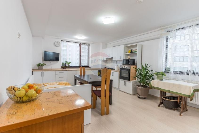 Spațiu comercial, de 800 mp, în Tudor Vladimirescu