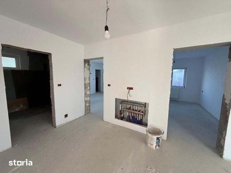 Casă cu 6 camere cu Teren 878 Mp în Cetate