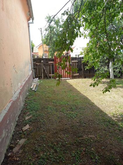 Teren de 2500 mp, în Chesinț
