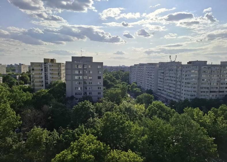 Apartament cu 2 camere semidecomandat, mobilat în Titan