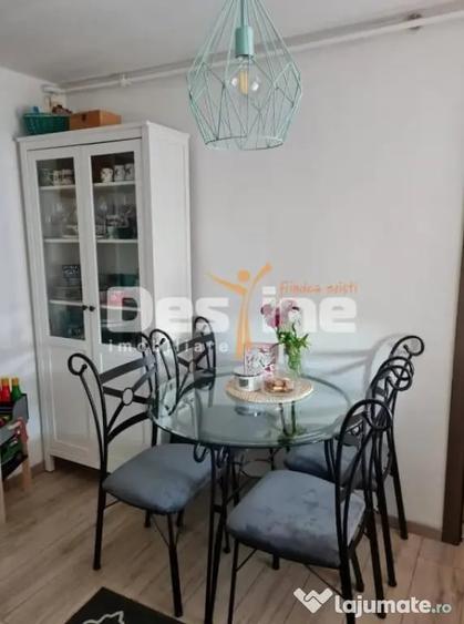Apartament cu 3 camere decomandat în Bucovina