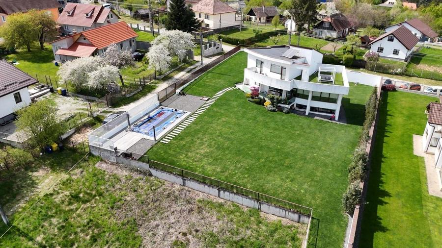 Vila de lux 5 camere +1500mp teren Cisnadie - 15
