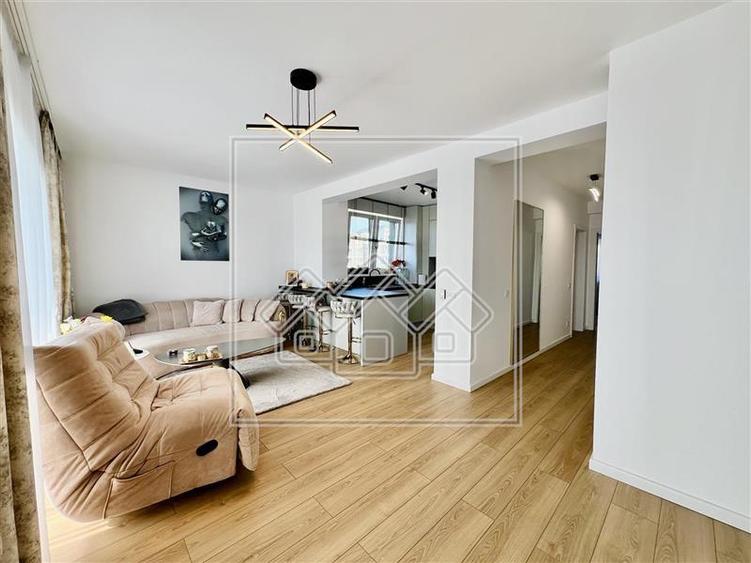 Apartament cu 2 camere nedecomandat, mobilat în Exterior Vest