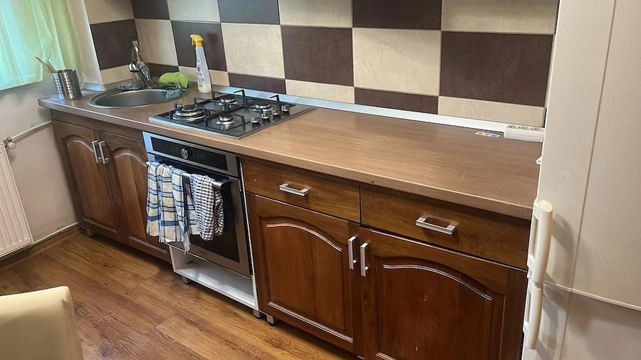 Apartament cu 3 camere decomandat în Nufărul