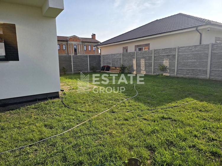 Duplex cu 5 camere cu Canalizare în Dumbrăvița