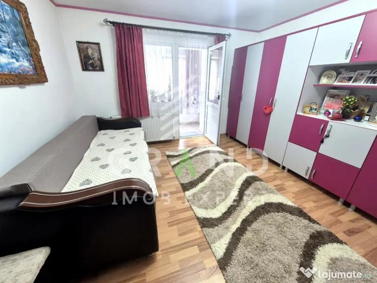 Apartament cu 3 camere semidecomandat în Central