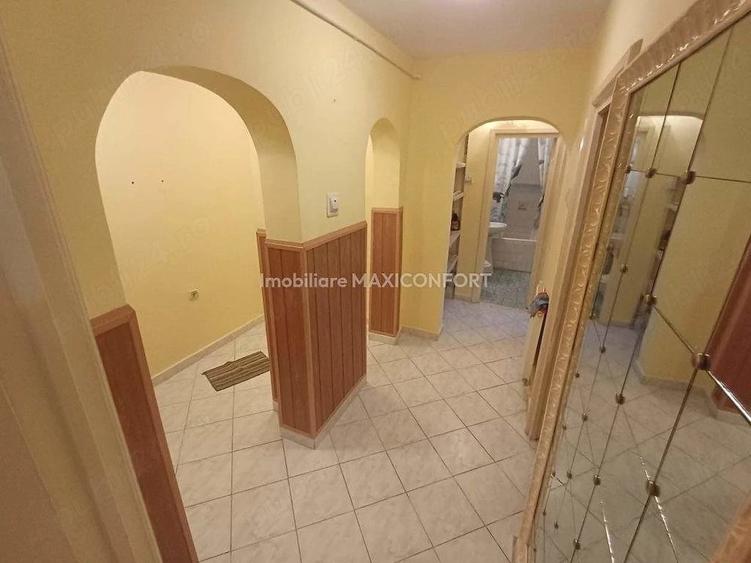 Apartament cu 2 camere decomandat în Central