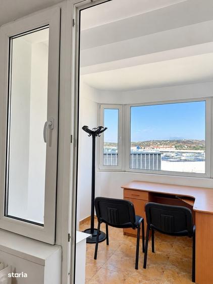 Apartament cu 4 camere decomandat în Nufărul