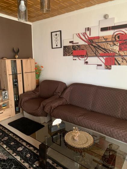 Apartament cu 3 camere decomandat în Zăvoi