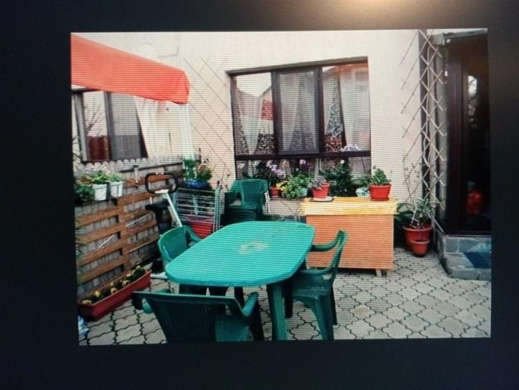 Casă cu 4 camere cu Teren 40 Mp în Exterior Vest