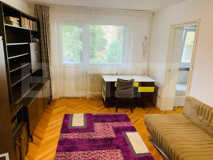 Apartament cu 3 camere semidecomandat, mobilat în Semicentral