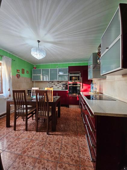 Casă individuală cu 5 camere cu Garaj în Agigea