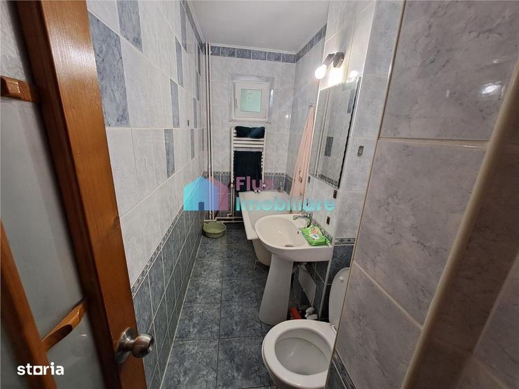 Apartament cu 3 camere semidecomandat în George Enescu