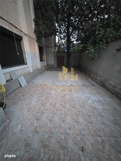Apartament cu 4 camere decomandat în Girocului
