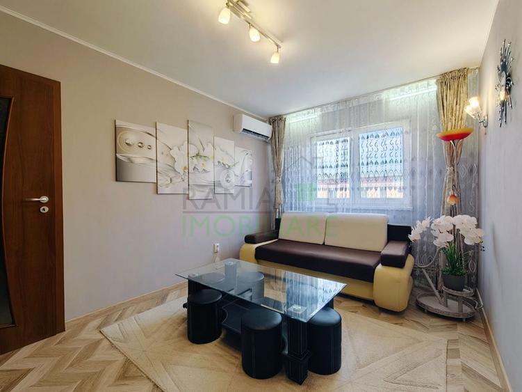 Apartament cu 3 camere semidecomandat în Florilor