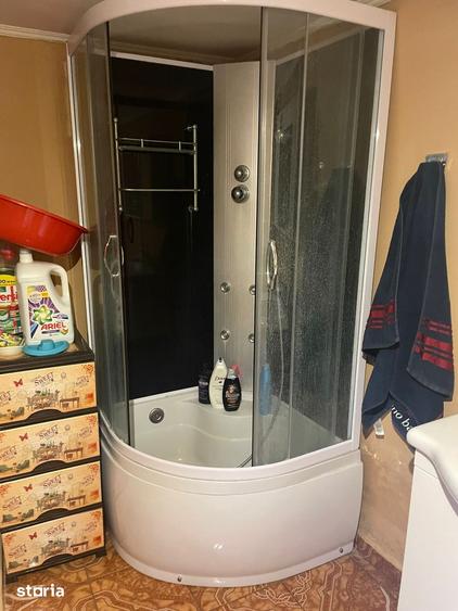 Casă cu 3 camere cu Teren 1439 Mp în Central