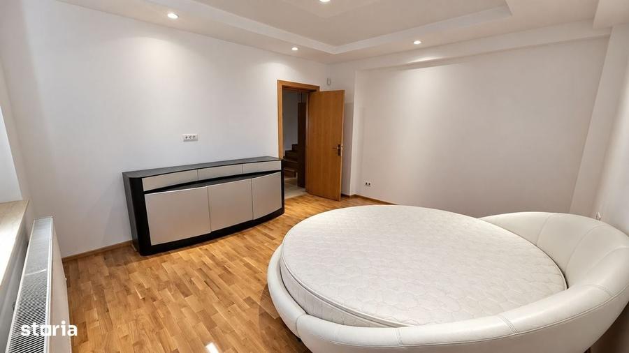 Casă cu 4 camere cu Teren 750 Mp în Brănești
