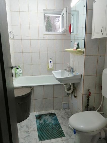 Apartament cu 3 camere decomandat, mobilat în Satu Nou