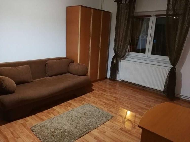Garsonieră decomandată în Răcădău