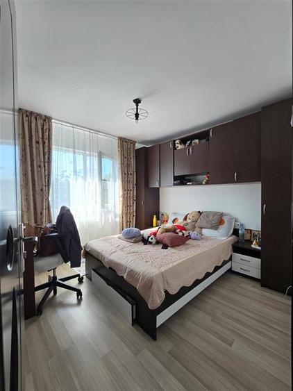 Apartament cu 2 camere semidecomandat în Mircea cel Bătrân