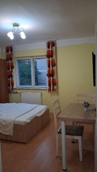 Garsonieră decomandată în Decebal — fotografia 3