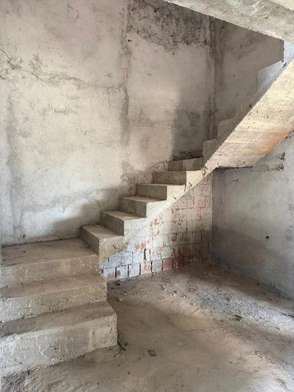 Casă cu 3 camere cu Teren 500 Mp în Mândruloc