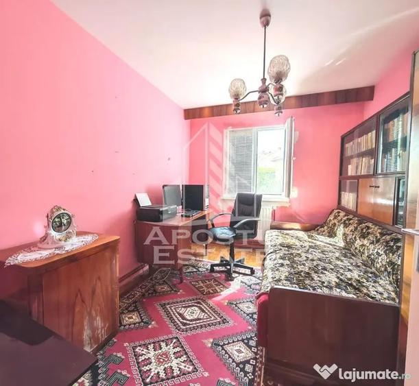 Apartament cu 3 camere semidecomandat în Circumvalațiunii