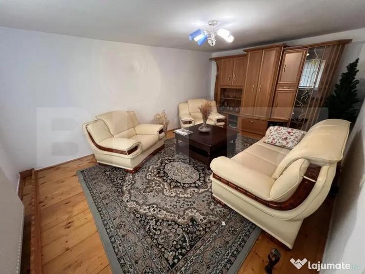 Casă cu 5 camere cu Teren 400 Mp în Valea Rosie