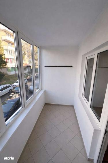 Apartament cu 3 camere decomandat în Exterior Vest
