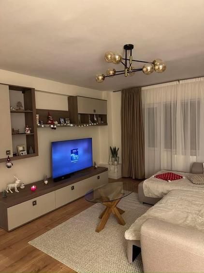 Apartament cu 4 camere decomandat în Otopeni
