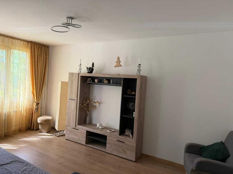 Apartament cu 2 camere decomandat în Giulești