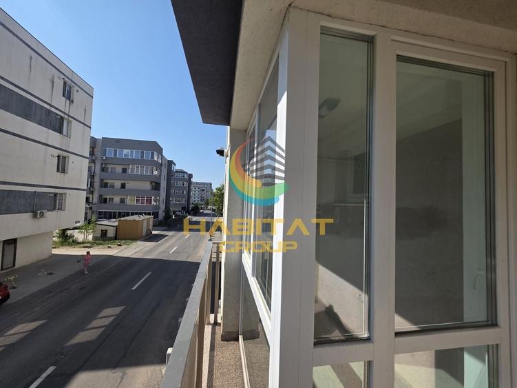 Apartament cu 4 camere semidecomandat în Berceni