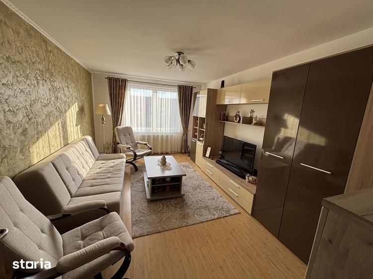 Apartament cu 3 camere decomandat în Tudor
