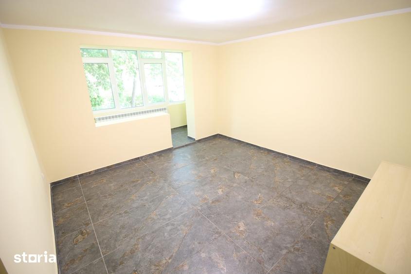 Apartament cu 3 camere decomandat în Micro 17