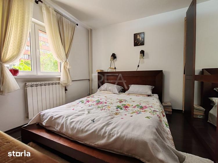 3 camere, decomandat, et 2/8, anvelopat- 13 Septembrie - 13
