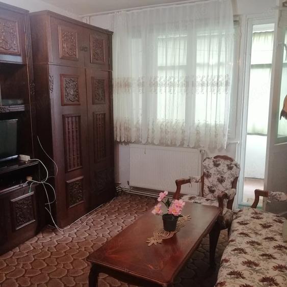 Apartament cu 2 camere semidecomandat în Exterior Vest