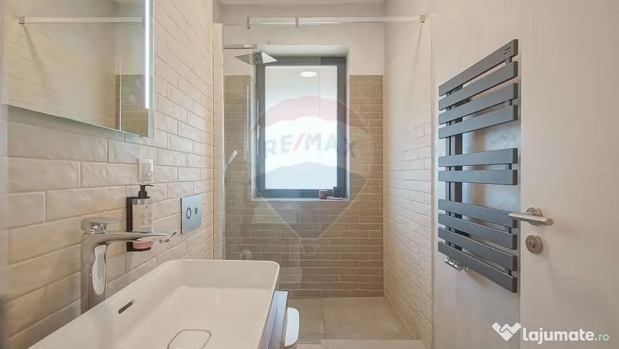 Apartament cu 3 camere decomandat în Drumul Poienii
