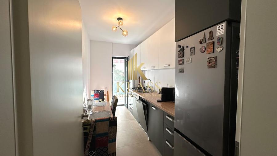 Apartament cu 3 camere semidecomandat, mobilat în Cotroceni
