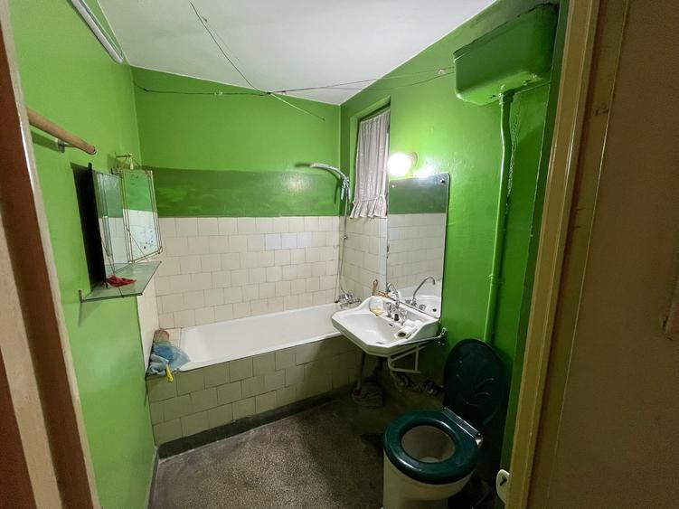 Apartament cu 2 camere semidecomandat în Bucur Obor
