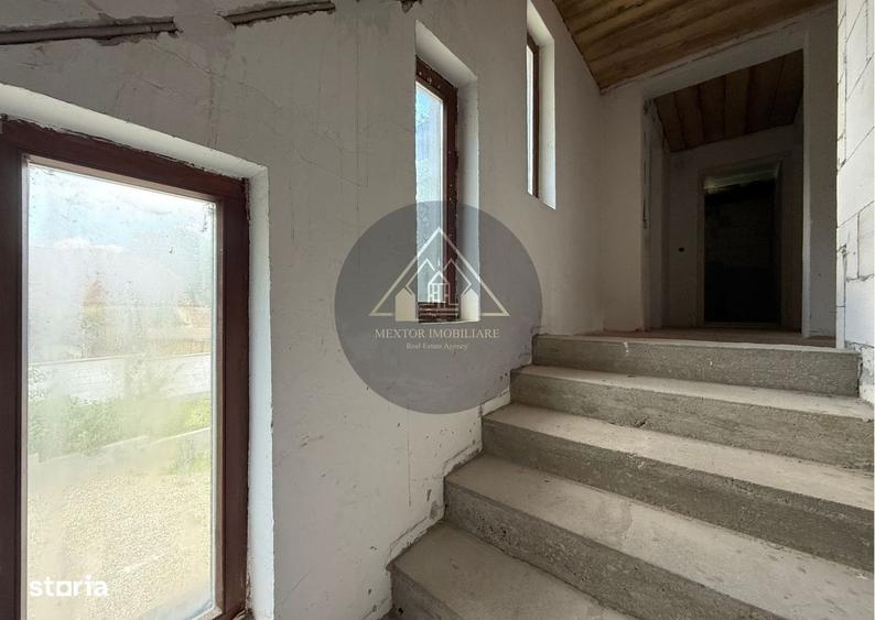 Casă cu 4 camere cu Teren 2500 Mp în Ațel