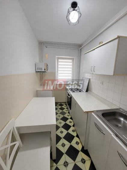 Apartament cu 3 camere decomandat în Găvana