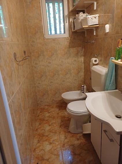 Apartament cu 4 camere semidecomandat în Gorjului