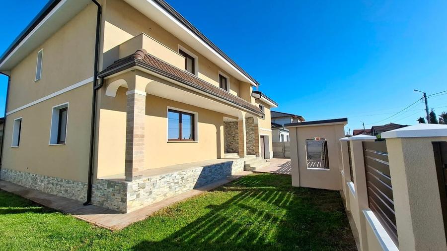 Casă individuală cu 6 camere cu Canalizare în Ghiroda