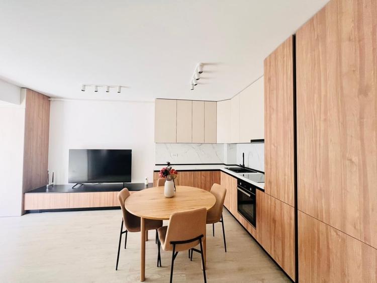 Apartament cu 2 camere semidecomandat, mobilat în Pipera
