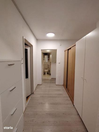 Apartament cu 3 camere în Micro 6