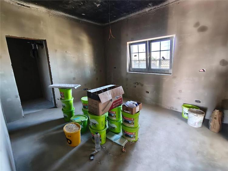 Duplex cu 4 camere cu Canalizare în Moșnița Nouă